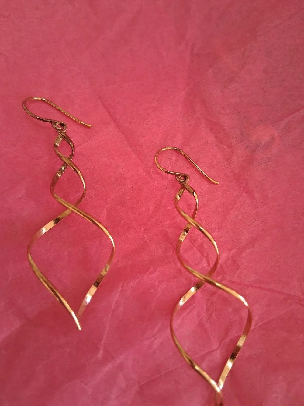 14 K Vintage Gold Twisted Drop Earrings - Elegant Women's Jewelry - Picture 3 of 10